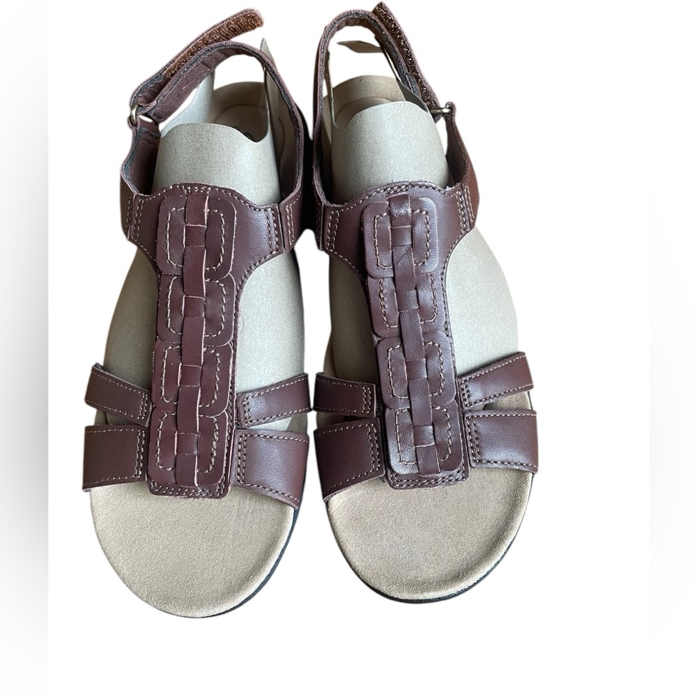 Clarks NIB Lauriann Kay brown sandal size 9